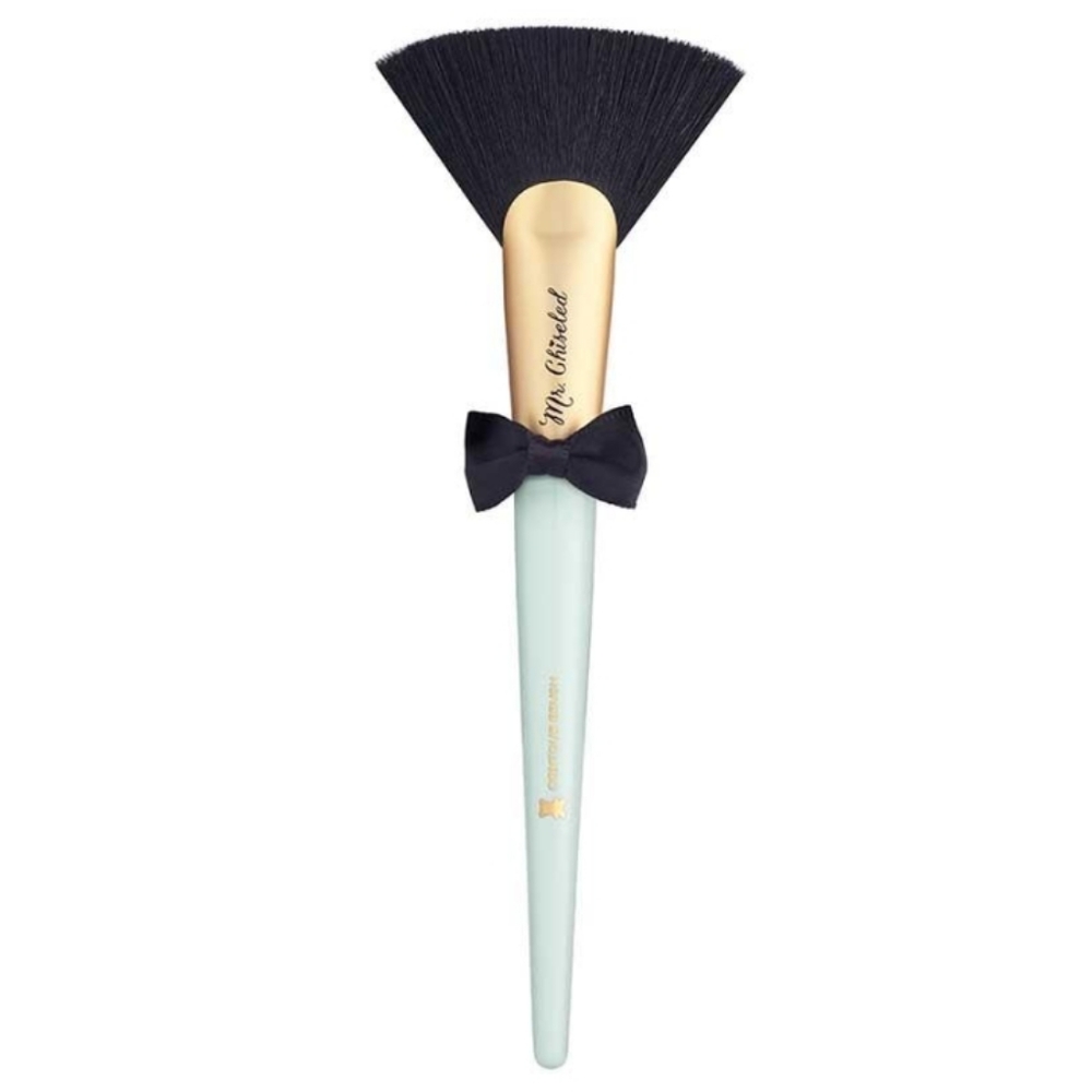 NWT Too Faced Mr. Chiseled Contour Brush
